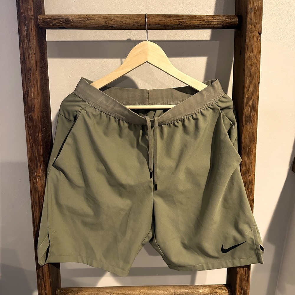 Men’s Nike Pro Combat Atletic Shorts